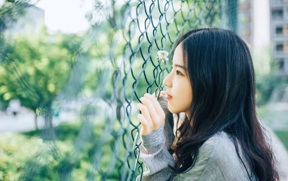 明知道天要下雨就该带把伞，明知道不会有结果就请别开始!